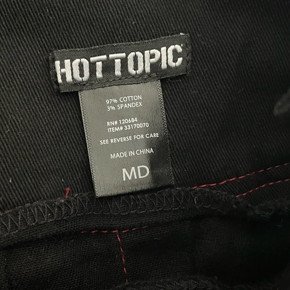 Hot Topic Black & Red Contrast Stitch Grommet Pleated Mini Skirt - Picture 7 of 7